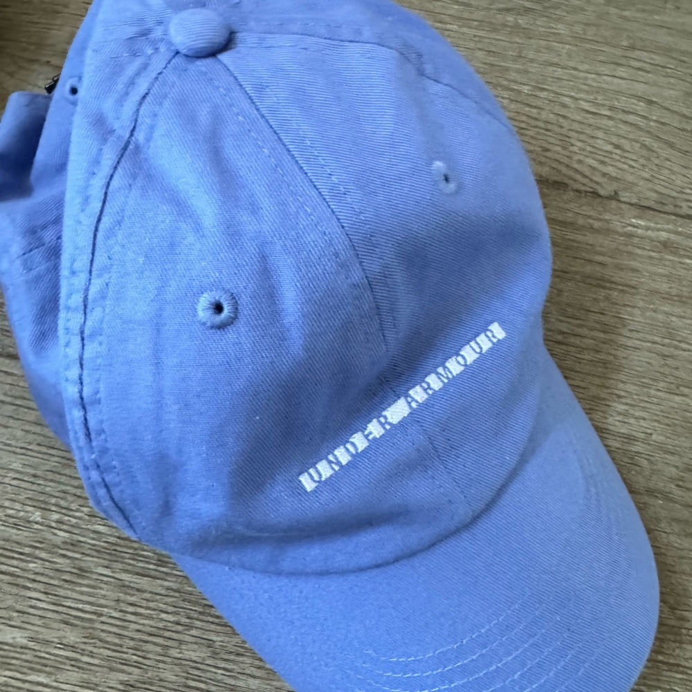 Women’s baseball caps under armor